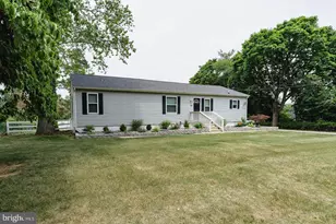 1006 Hickory Dr, Vineland, NJ 08360 - Photo 1