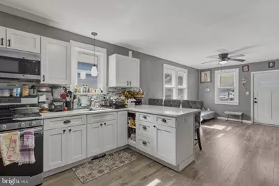 216 W Montrose Street, Vineland, NJ 08360 - Photo 5