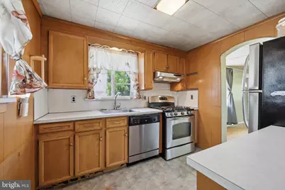 809 E Oak Street E, Millville, NJ 08332 - Photo 13