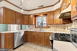 28 Porreca Dr, Millville, NJ 08332 - Photo 11