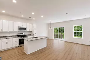 4 Wayne Ct, Gloucester Township, NJ 08012 - Photo 3