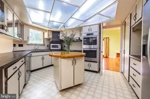 39 Chippenham Dr, Voorhees, NJ 08043 - Photo 11