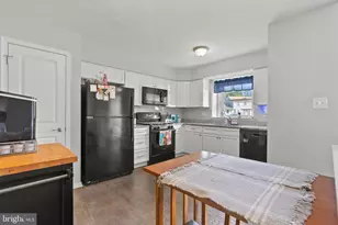 2297 Memorial Ct, Waterford Township, NJ 08004 - Photo 9