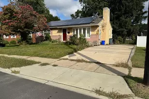 609 W Evesham Ave, Magnolia, NJ 08049 - Photo 1