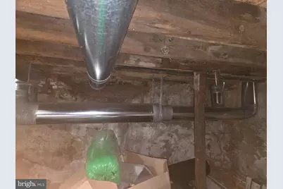 1050 S 4th St, Camden, NJ 08104 - Photo 33