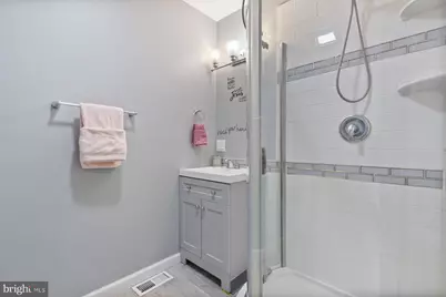 423 Vine Street, Camden, NJ 08102 - Photo 17