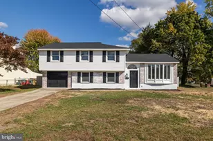 40 Longwood Dr, Stratford, NJ 08084 - Photo 1