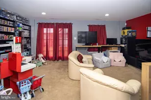 43 Village Green Ln, Sicklerville, NJ 08081 - Photo 9