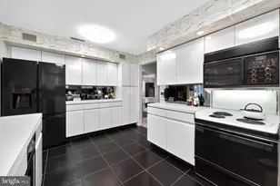 203 Sunshine Lakes Dr, Voorhees, NJ 08043 - Photo 7