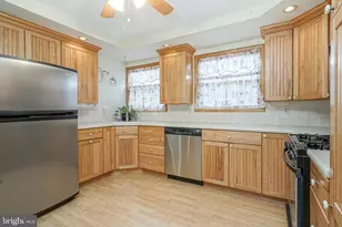 28 Deborah Pl, Gloucester Township, NJ 08012 - Photo 9