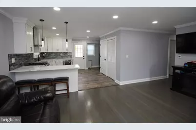 300 Cressmont Avenue, Gloucester Township, NJ 08012 - Photo 9