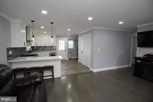 300 Cressmont Ave, Gloucester Township, NJ 08012 - Photo 9