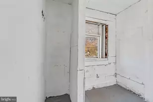 2365 S 8th St, Camden, NJ 08104 - Photo 17