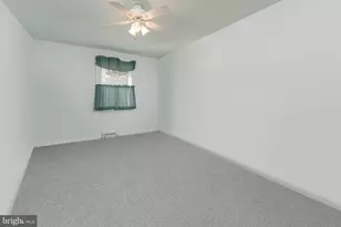 110 Lakeview Ave, Gloucester Township, NJ 08012 - Photo 37