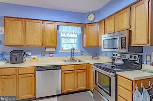 19 Devonshire Ct, Sicklerville, NJ 08081 - Photo 7