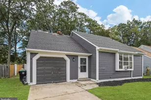 31 Acorn Ct, Sicklerville, NJ 08081 - Photo 1