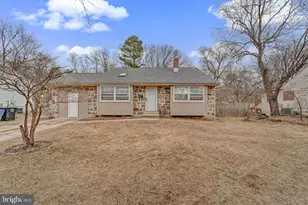 2405 N Cuthbert Dr, Lindenwold, NJ 08021 - Photo 3