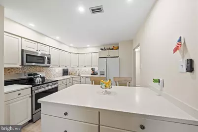 215 Haddonfield Commons #215, Haddonfield, NJ 08033 - Photo 11