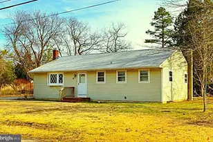 8 Roberts Ln, Berlin, NJ 08009 - Photo 1