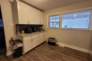 302 Iris Rd, Cherry Hill, NJ 08003 - Photo 7