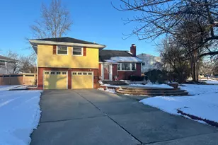 169 Cherry Tree Ln, Cherry Hill, NJ 08002 - Photo 1