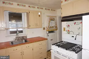 15 Sullivan Ave, Bellmawr, NJ 08031 - Photo 7