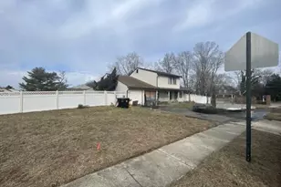 2 Primrose Dr, Sicklerville, NJ 08081 - Photo 1