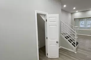 729 N 10th St, Camden, NJ 08102 - Photo 11