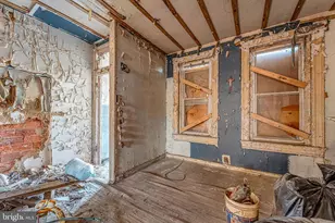 542 York St, Camden, NJ 08102 - Photo 9