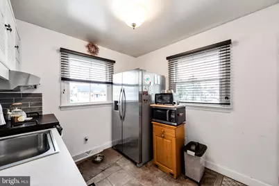 205 Warren Avenue, Bellmawr, NJ 08031 - Photo 9