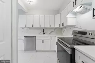 111 Presidential Dr, Sicklerville, NJ 08081 - Photo 3