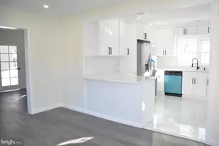 301 Laurel Ave, Woodlynne, NJ 08107 - Photo 9