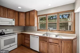 136 Paradise Dr, Voorhees, NJ 08043 - Photo 11