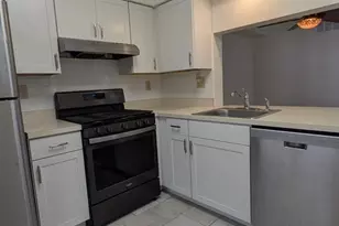 1401 Aberdeen Ln, Gloucester Township, NJ 08012 - Photo 3