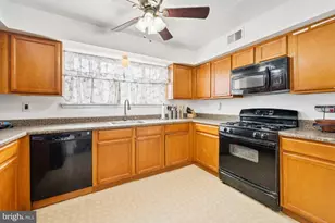 1602 Beechwood Pl, Clementon, NJ 08021 - Photo 11