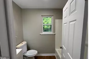 574 W Loch Lomond Dr, Sicklerville, NJ 08081 - Photo 5