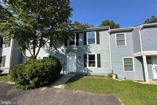 574 W Loch Lomond Dr, Sicklerville, NJ 08081 - Photo 1