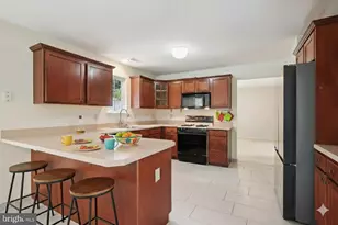 8 Fountain Ct, Cherry Hill, NJ 08034 - Photo 3