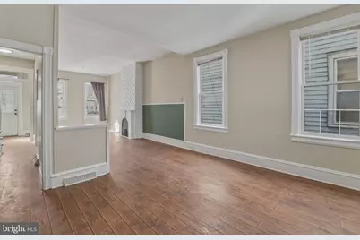 323 Market Street, Gloucester City, NJ 08030 - Photo 5