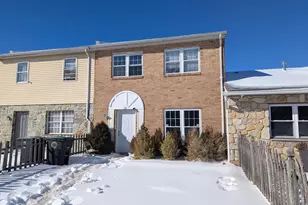 136 Colonial Square Dr, Lindenwold, NJ 08021 - Photo 1