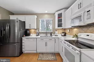 184 Peregrine Dr, Voorhees, NJ 08043 - Photo 15