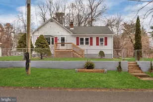 18 Henry Rd, Gibbsboro, NJ 08026 - Photo 3