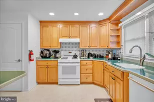 114 Weather Vane Dr, Cherry Hill, NJ 08002 - Photo 17