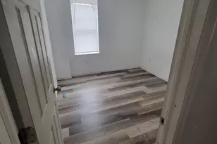 1050 S 4th St, Camden, NJ 08102 - Photo 13