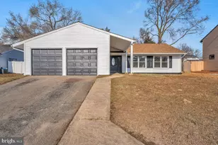 20 Parkhill Ln, Sicklerville, NJ 08081 - Photo 1