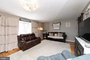 10 Lake Villa Dr, Voorhees, NJ 08043 - Photo 5