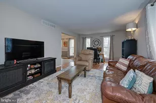 8 Battery Hill Dr, Voorhees, NJ 08043 - Photo 7