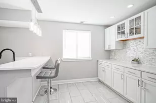 142 St Moritz Dr, Sicklerville, NJ 08081 - Photo 9