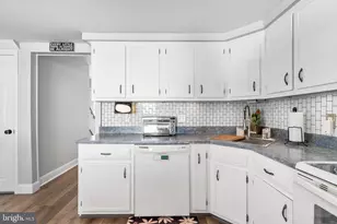 8201 Weymouth Dr, Pennsauken, NJ 08109 - Photo 15