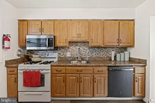 111 E Hemmings Way, Lawnside, NJ 08045 - Photo 9